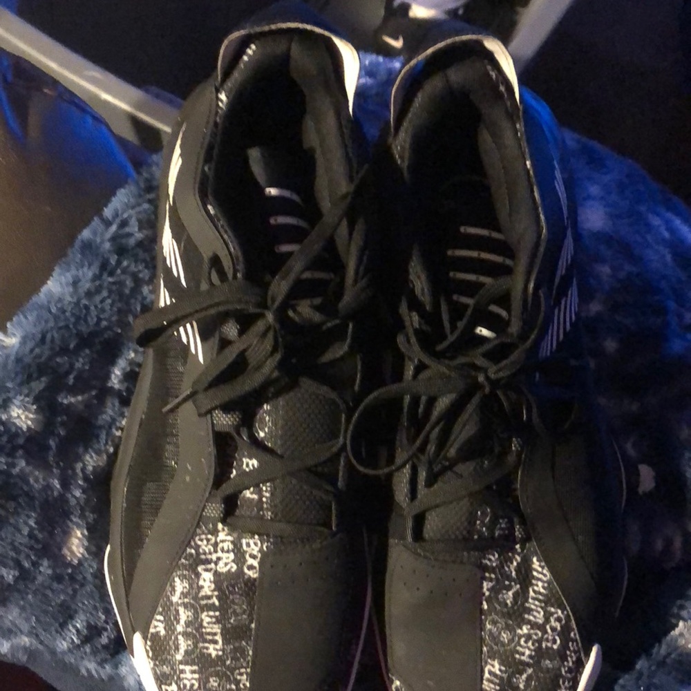 Dame 6 black heckler